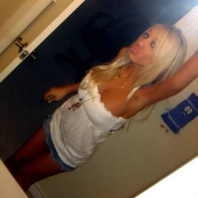 Profile Picture of Hanna Keene (@keeneckohanna) on Twitter