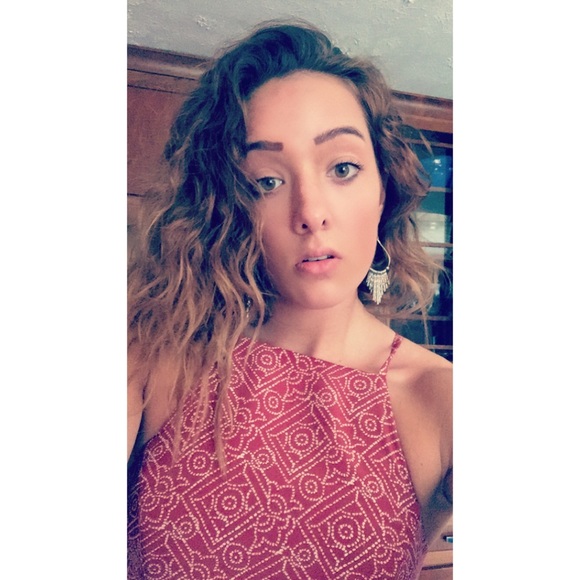 Profile Picture of Makaila Saylor (@makailasaylor7) on Poshmark