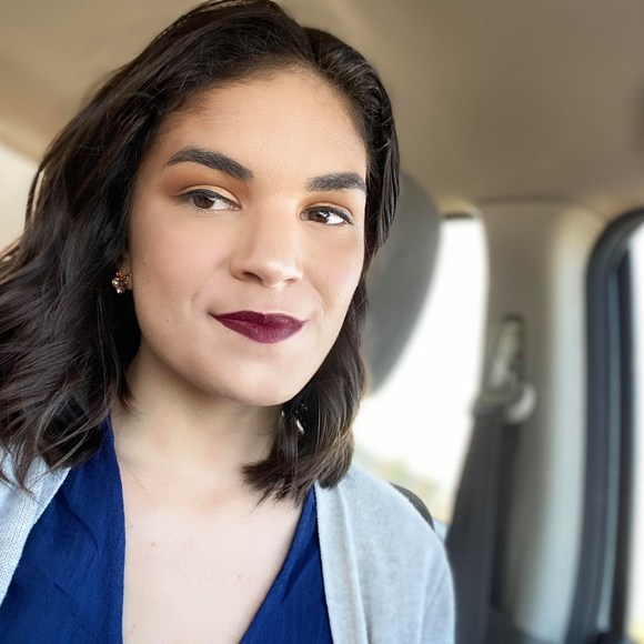 Profile Picture of Lillian Dovale (@lilliandovale18) on Poshmark