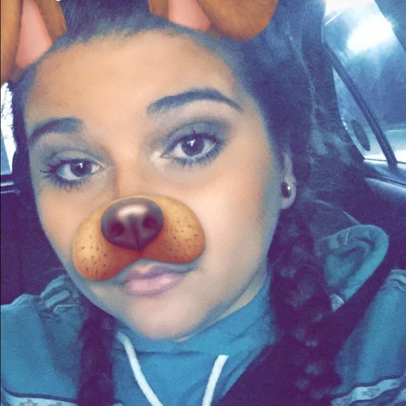 Profile Picture of Bree Frederick (@kelbree) on Poshmark