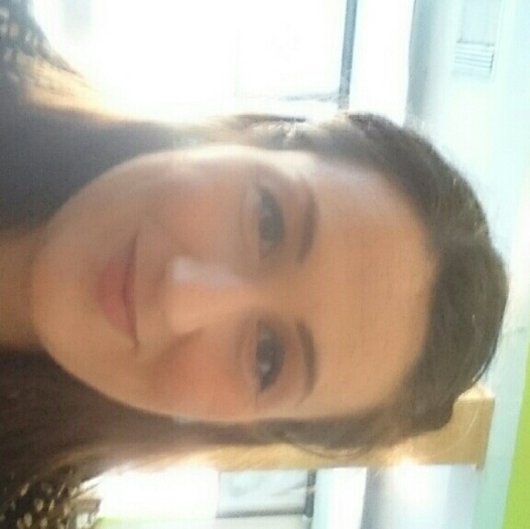 Profile Picture of Amanda Simpson (@badonk) on Poshmark