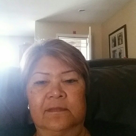 Profile Picture of Belen g Knight (@zbknight) on Poshmark