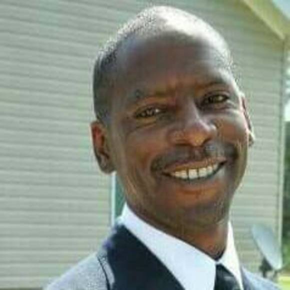 Profile Picture of Michael Gillis (@gmgillis) on Poshmark