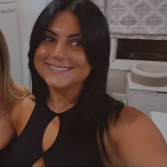 Profile Picture of Lexie Pandullo (@lexiep24) on Poshmark