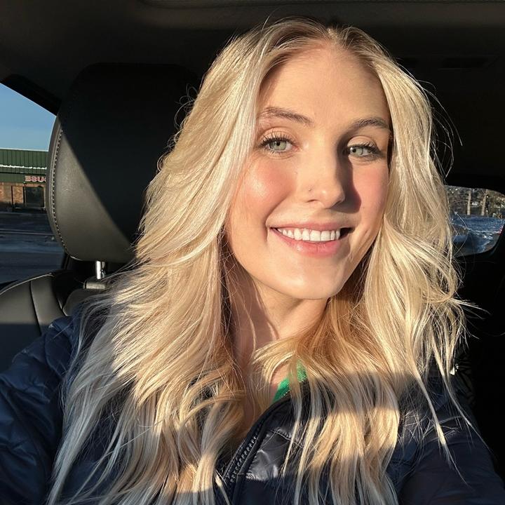 Profile Picture of julialarose (@@julia_larose) on Tiktok