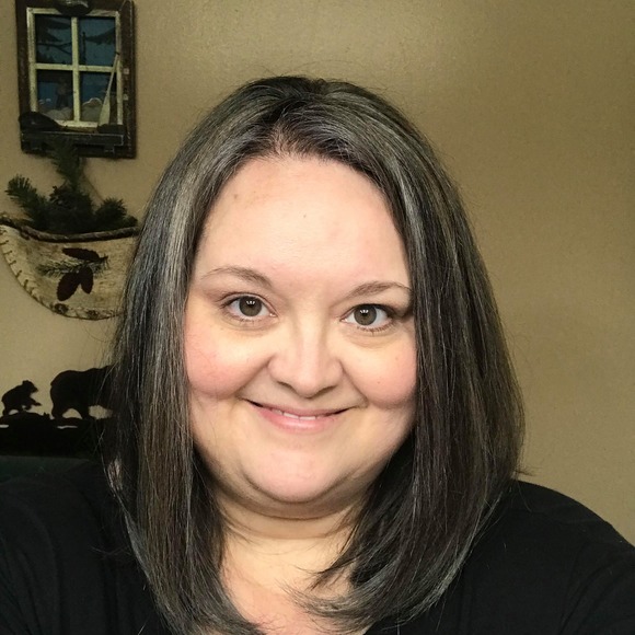 Profile Picture of Kerri Weber (@nurseklw72) on Poshmark