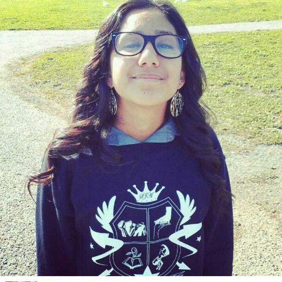 Profile Picture of Monique Rojas (@thugginmomo) on Poshmark