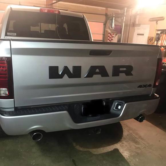 Profile Picture of Lorren Santek (@lsantek) on Poshmark