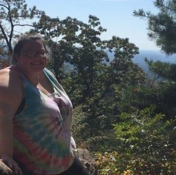 Profile Picture of Emma Kleist (@e_chyann) on Poshmark