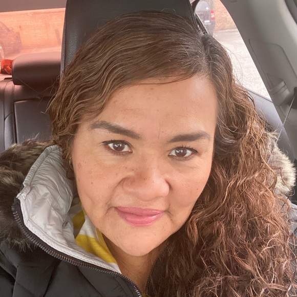 Profile Picture of Esther Siles (@esthersiles) on Poshmark