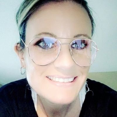 Profile Picture of Mandi Lamb (@mrslamb2004) on Twitter