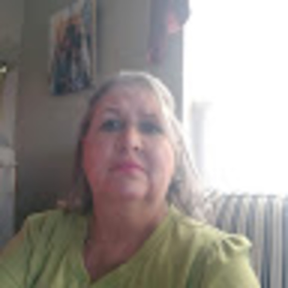 Profile Picture of Sandra Currier (@sandycurrier412) on Poshmark