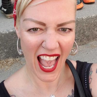 Profile Picture of Jenna Watson (@jennawats) on Twitter