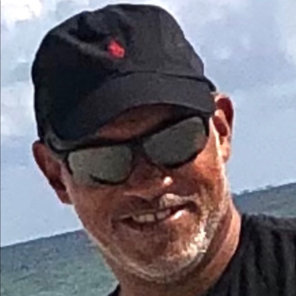 Profile Picture of Craig Randall (@crandall61) on Poshmark