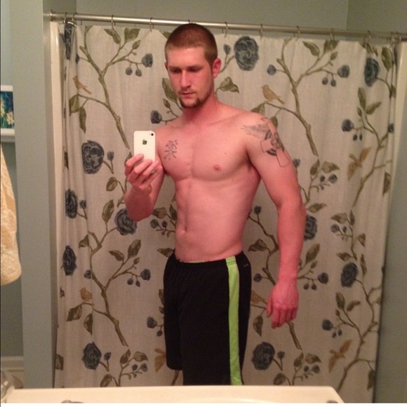 Profile Picture of Dustin Dougherty (@ddoug110) on Poshmark