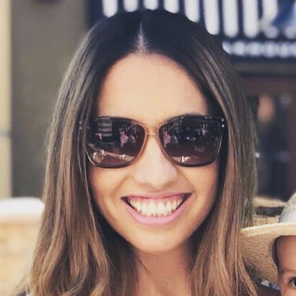 Profile Picture of Marcella Silva (@marcirobles84) on Poshmark