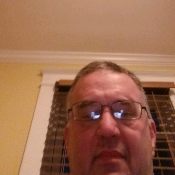 Profile Picture of Martin Setren (@martinsetren) on Poshmark