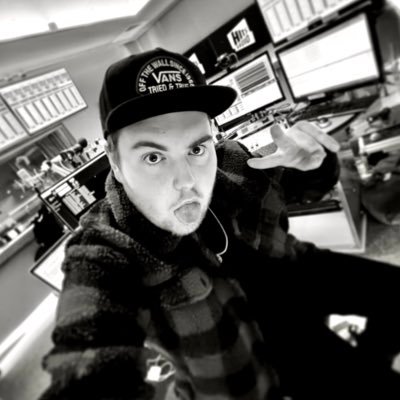 Profile Picture of SCOTT CLARKE (@ScottOnAir) on Twitter