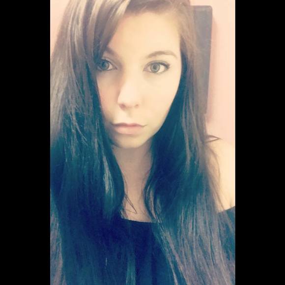Profile Picture of Nicole Ashburner (@nashburner) on Poshmark