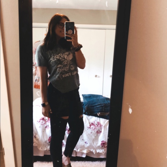 Profile Picture of Laine Holeman (@laineh10) on Poshmark