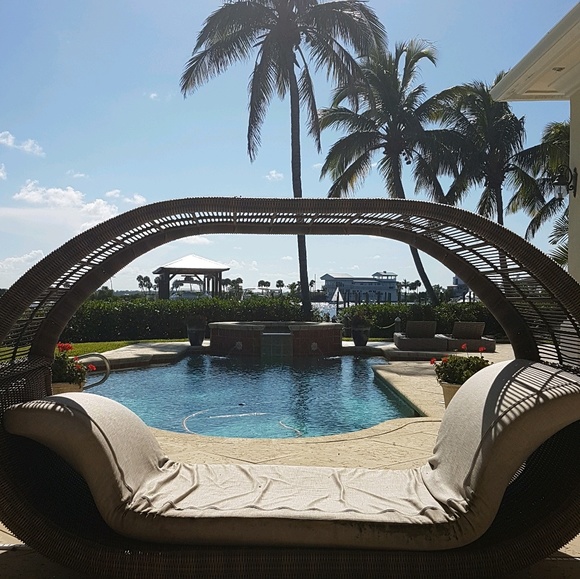 Profile Picture of Derek Laviolette (@dlaviolette) on Poshmark