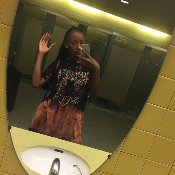 Profile Picture of Bria Mitchell (@konceiteed) on Poshmark