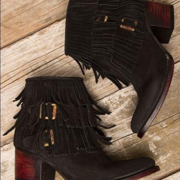 Profile Picture of Donna Campbell (@delylah202) on Poshmark