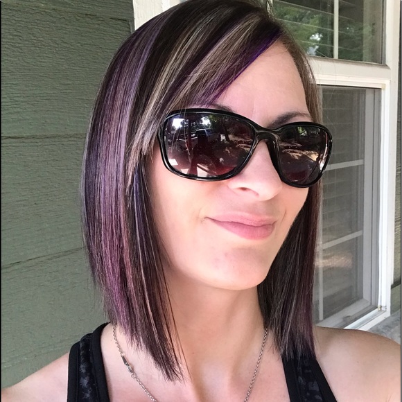 Profile Picture of Mickie Putzier (@putzfamof6) on Poshmark