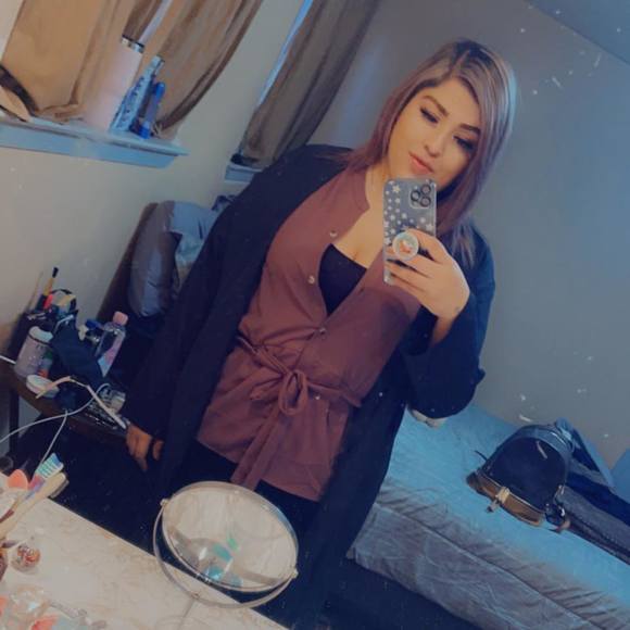 Profile Picture of Erika Reyes cobian (@ekmomis) on Poshmark