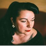 Profile Picture of Lisa Rathbone (@tikimaewest) on Facebook