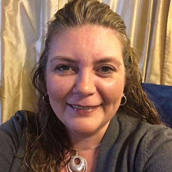 Profile Picture of Amy Frezza (@amys_eyes69) on Poshmark