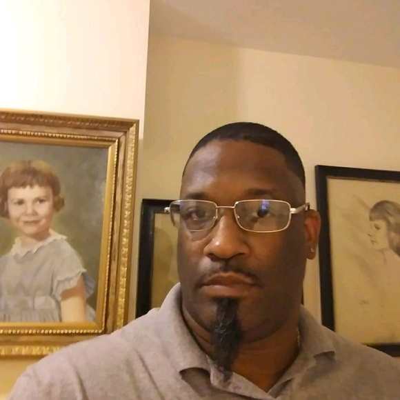 Profile Picture of David Dawson (@bigbroent72) on Poshmark