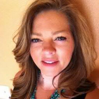 Profile Picture of Martha (@Martha_pools) on Twitter