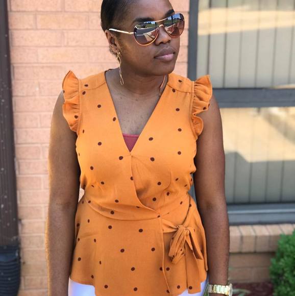 Profile Picture of Mimick Longange (@mimickamlong) on Poshmark