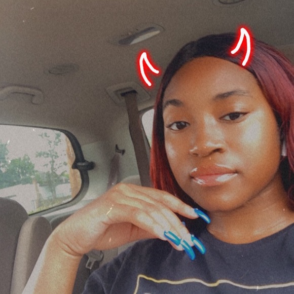 Profile Picture of Kelis Greenwade (@kelisgreenwade) on Poshmark