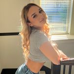 Profile Picture of Christina Johnston (@christinajohnstonn) on Instagram