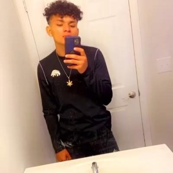 Profile Picture of Joel Alfaro (@joelalfaro2002) on Poshmark