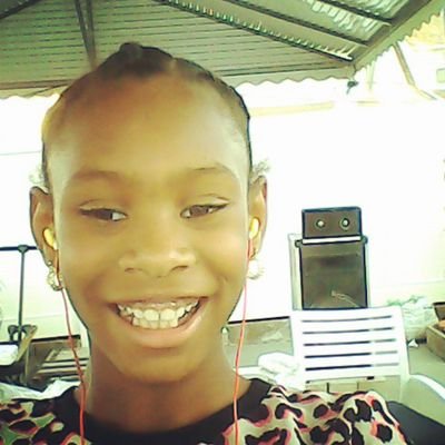 Profile Picture of Amanda Silvera (@amandasilvera09) on Twitter