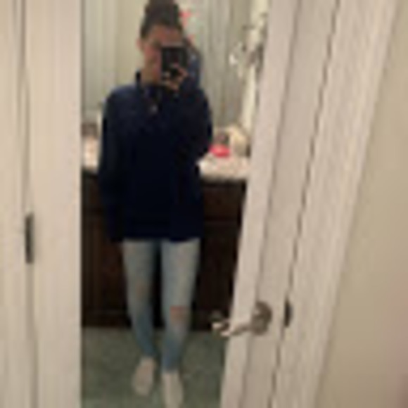 Profile Picture of Jaden Barron (@jbarroncheers) on Poshmark