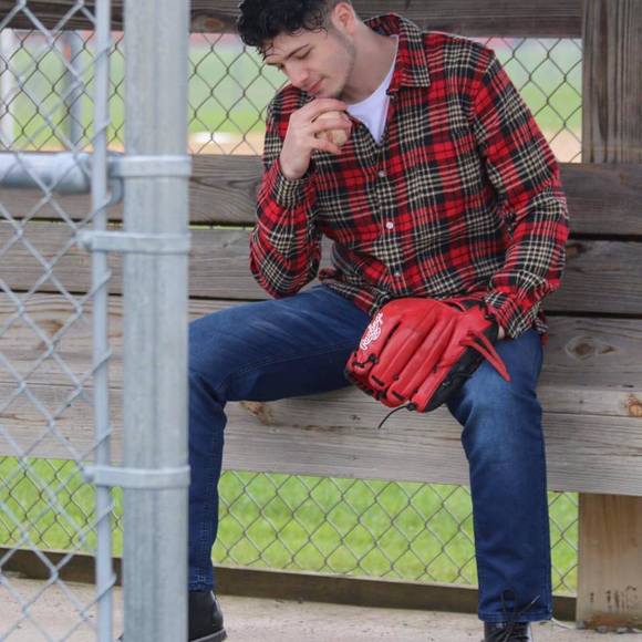 Profile Picture of Lucas Laribee (@lucaslaribee) on Poshmark
