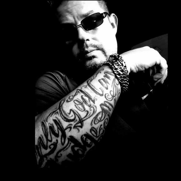 Profile Picture of Jonathan Miller (@jonathancmiller) on Poshmark