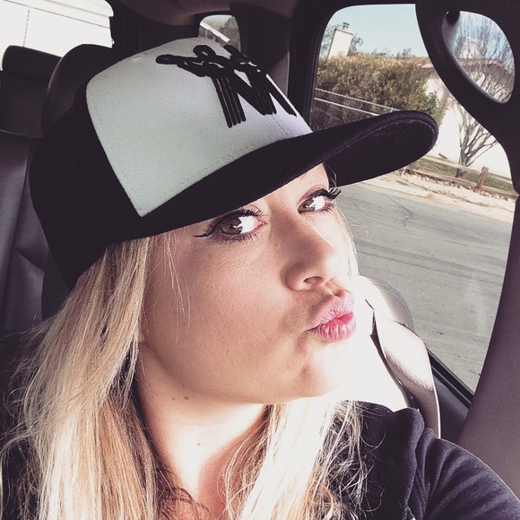 Profile Picture of Cassandra Gibson (@insightful2be) on Poshmark