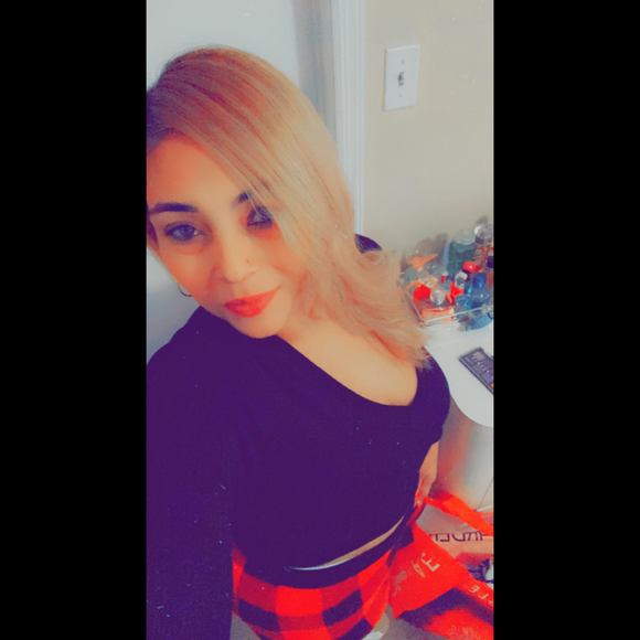 Profile Picture of Lisa Walling (@walling_123) on Poshmark