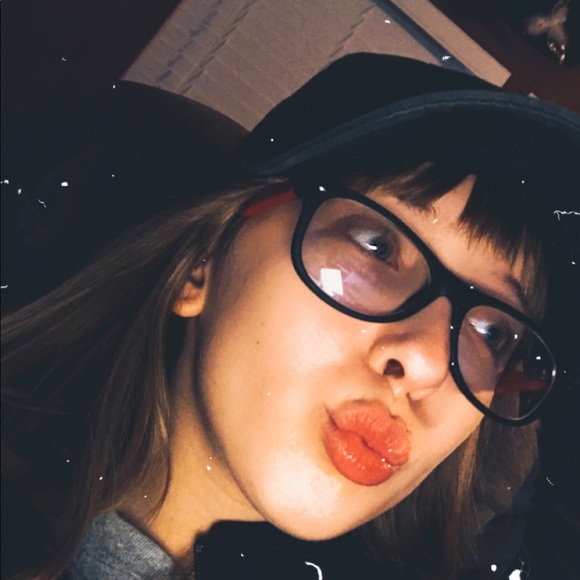 Profile Picture of Autumn Ingram (@_autumn_ingram_) on Poshmark