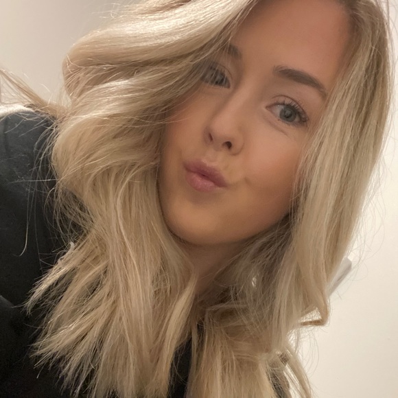 Profile Picture of Madeline Mackenzie (@madelinemack131) on Poshmark