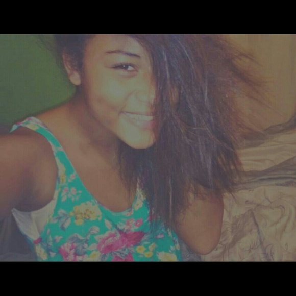 Profile Picture of Aaliyah Lucas (@analy_1227) on Poshmark