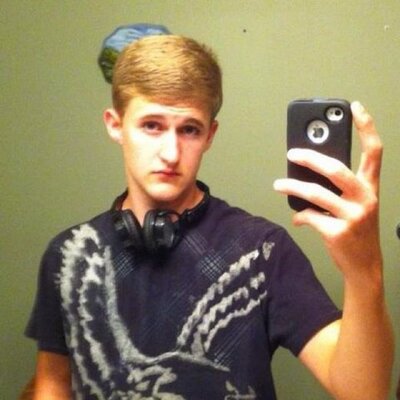 Profile Picture of Tyler Mudd (@LiveLifeLoud15) on Twitter