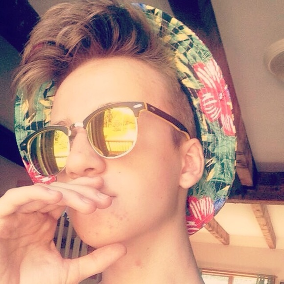 Profile Picture of Andy Mcbride (@yungnasa) on Poshmark