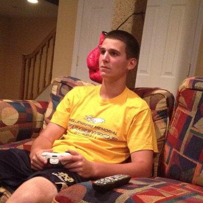 Profile Picture of Nick Cosmo (@Nikkinuttz) on Twitter