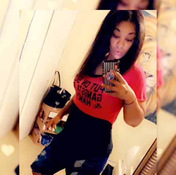 Profile Picture of Mesha Thomas (@meshathomas422) on Poshmark